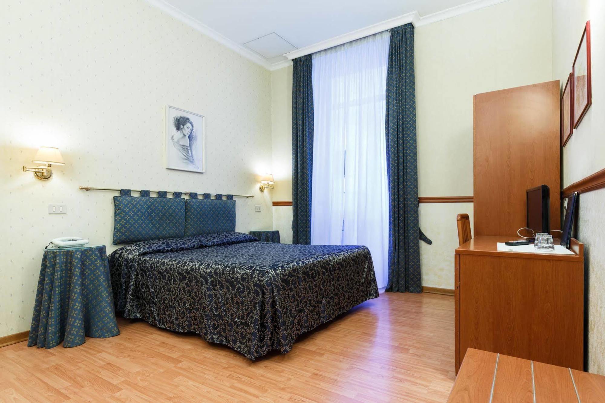 Hotel Paris Рим Екстериор снимка